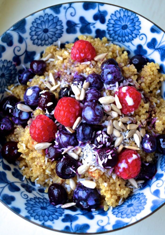 berry breakfast bowl