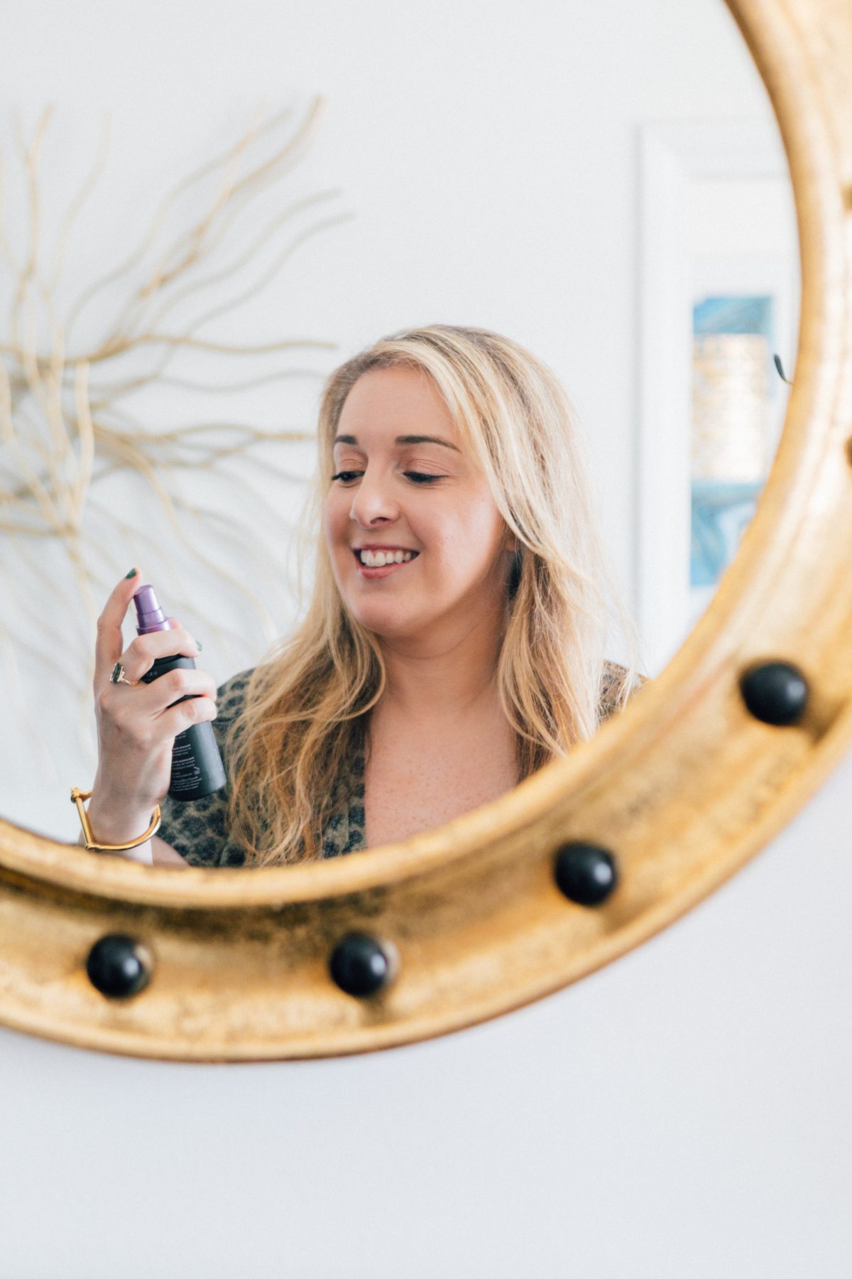 Do Makeup Setting Sprays Really Work? Here's Your Answer.