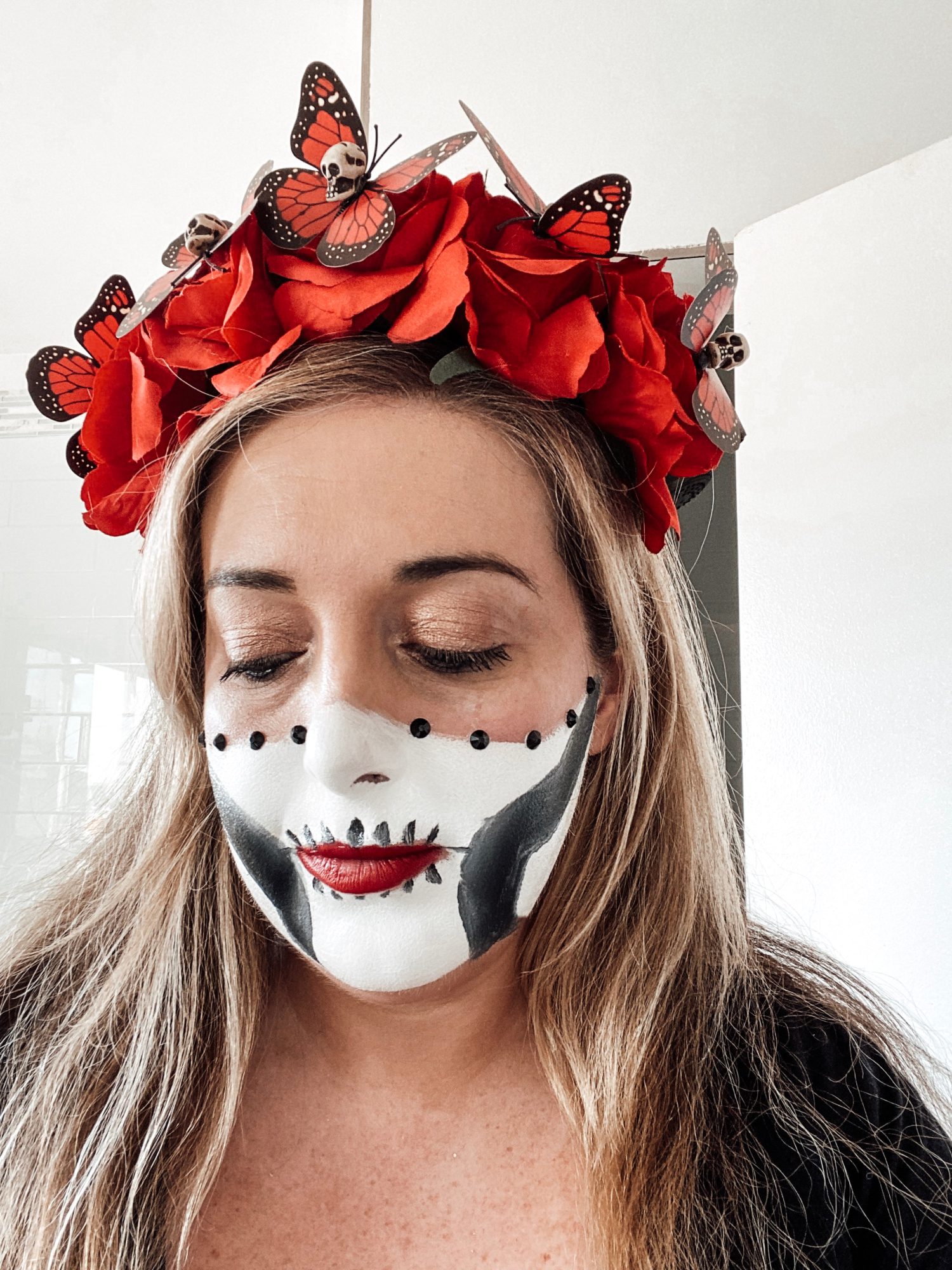 Easy of the Dead Makeup Look for HalloweenHonestly