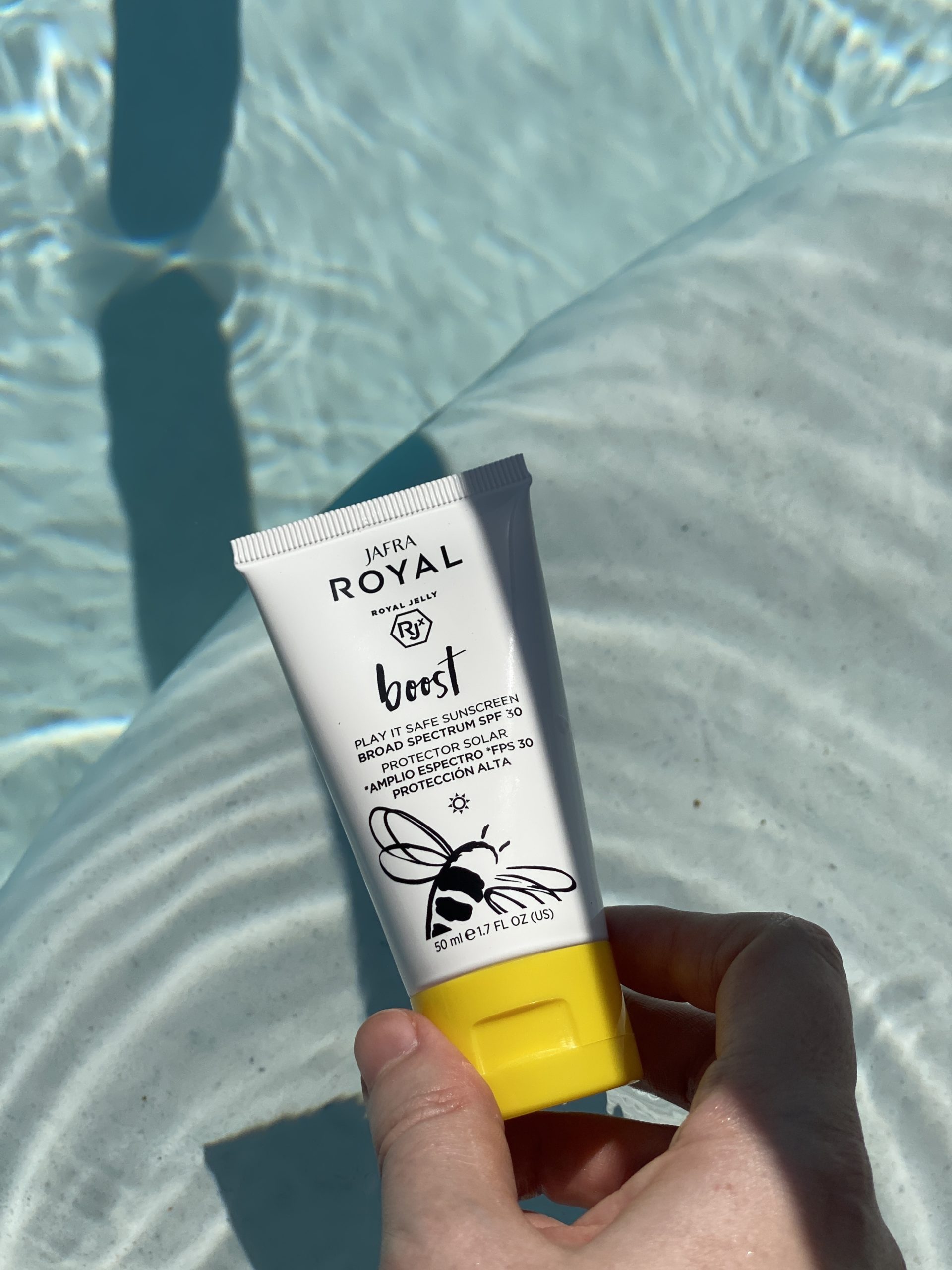 JAFRA ROYAL Boost Play It Safe Sunscreen SPF 30.