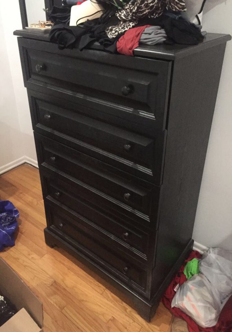 black dresser before doing the DIY a Green Dresser