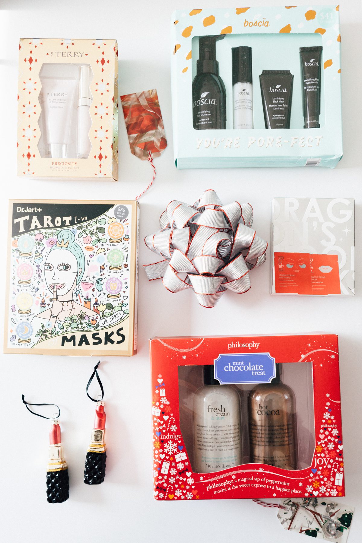 photos of holiday beauty gift sets