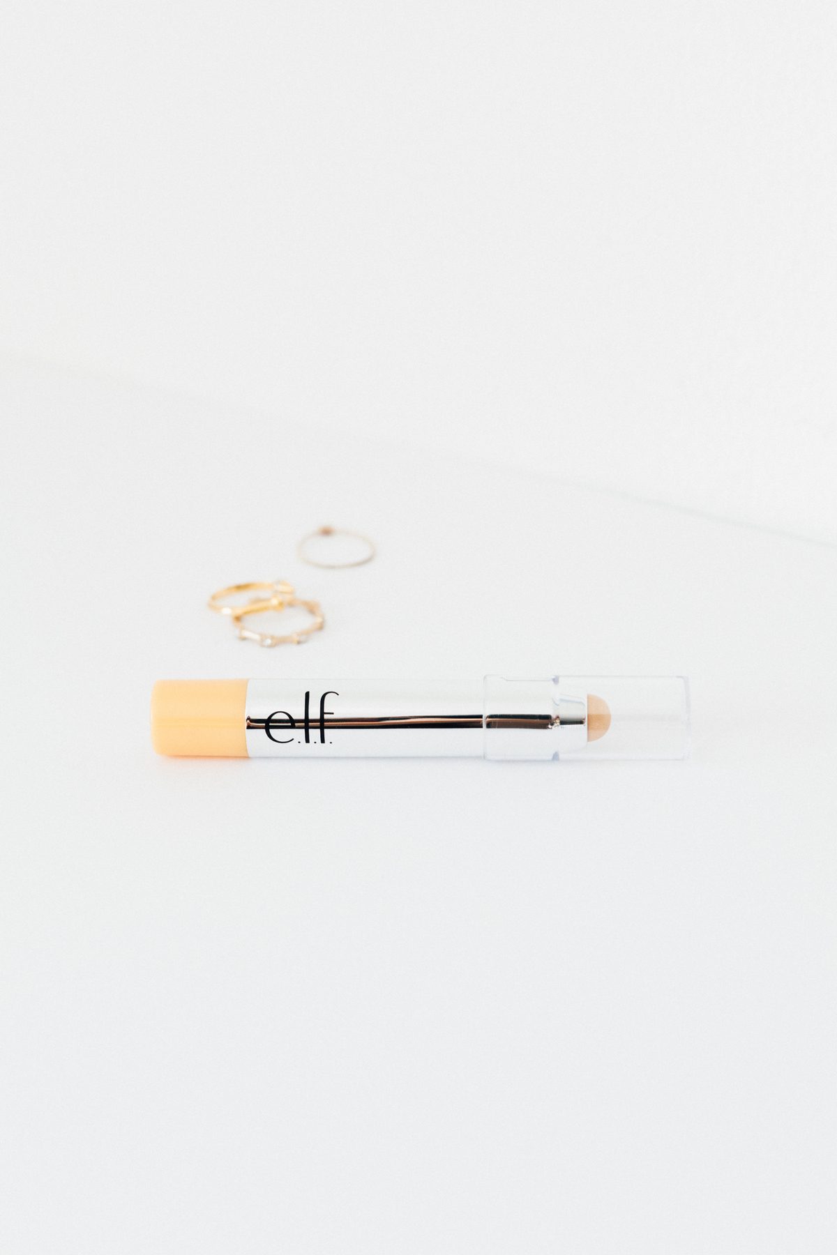 e.l.f. Targeted Natural Glow Stick in Champagne Glow